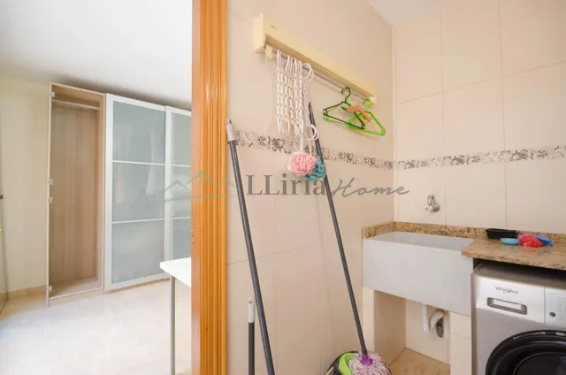 Ref. 04409. Casa de pueblo adosada con amplio patio, terraza y garaje en Vilamarxant. — 39