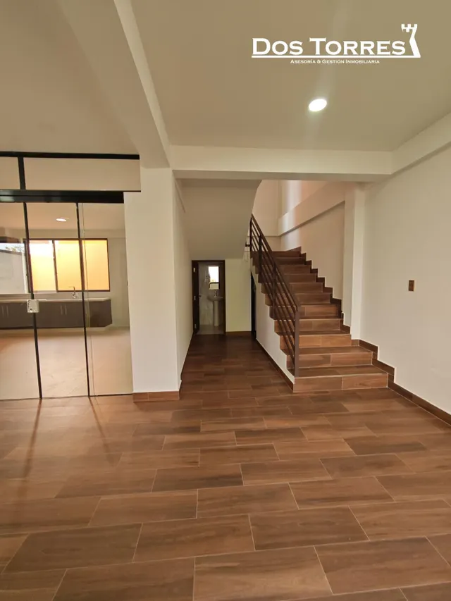 $us.- 129.500 Amplia casa nueva a estrenar, con 4 dormitorios, próximo a 4 esquinas. — 7