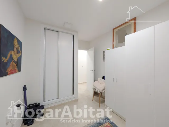 REFORMADO CON TERRAZA, PISCINA Y GARAJE CERCA DE LA PLAYA — 36