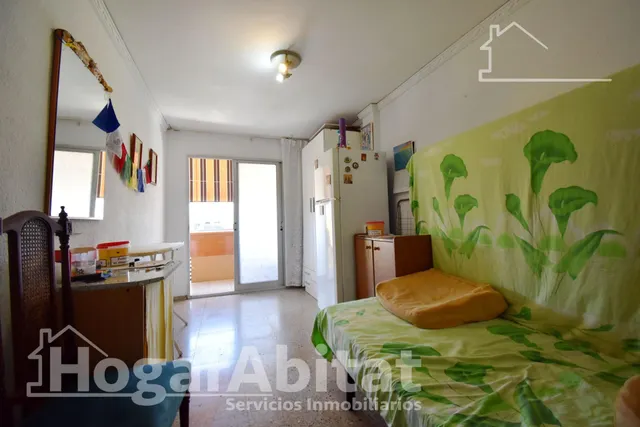 ¡4 DORMITORIOS! MUY AMPLIO CON BALCÓN EN EL CENTRO — 27