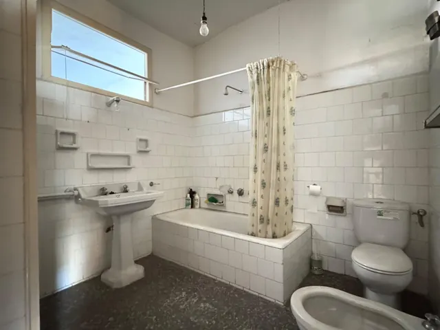 CASA UNIFAMILIAR IDEAL PARA INVERSORES — 26