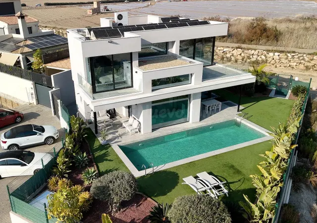 Villa independiente de 262 m2 a 250 m del mar, con piscina y - foto 3