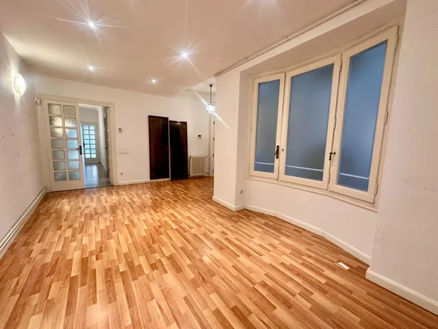 Piso Señorial en Balmes con  Doble Orientación — 17