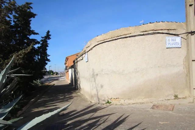 VENTA DE SOLAR URBANO- EN ESQUINA - — 4