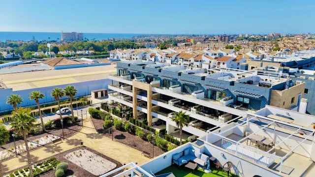 Apartamento de 2 dormitorios y 1 baño en Playa Flamenca (Orihuela Costa) — 4