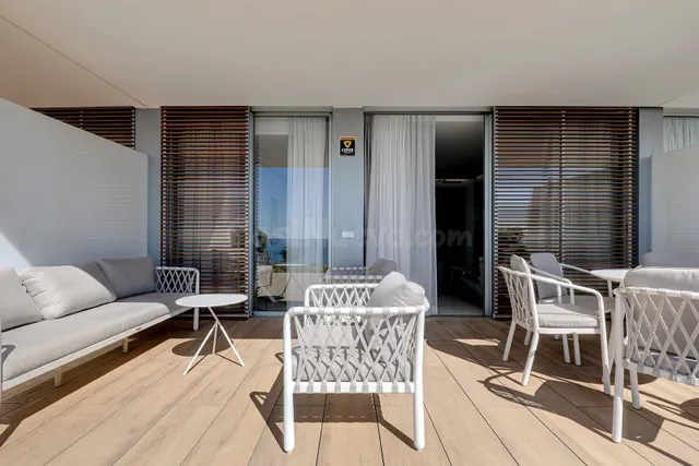 Apartamento de 2 dormitorios con vistas en Estepona - foto 4