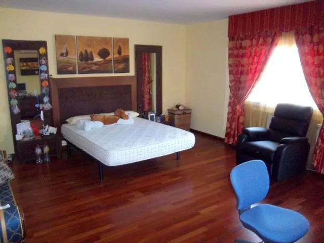 Chalet individual 5 hab. en Vilafortuny. Parcela 1.500 m2. Piscina. — 22