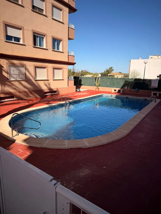 APARTAMENTO DE 2 DORMITORIOS CON PISCINA COMUNITARIA - ZONA  - foto 2