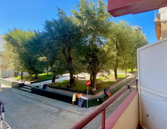 ¿NECESITAS ESPACIO? 4 DORMITORIOS, 2 BAÑOS Y TERRAZA EN LA ZONA DE EL CRISTO — 2