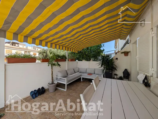 ¡Cerca del mar! Precioso Adosado reformado en residencial, con solarium, piscina comunitaria y garaje — 9