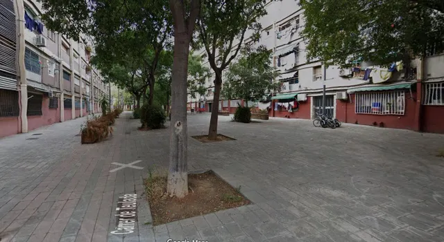 MARAVILLOSO PISO OKUPADO en Calle Teulada 2 de Barcelona (Barcelona). — 2