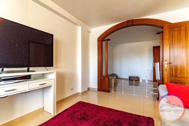 ✨ ¡AMPLIO PISO de 144 m2 con ASCENSOR y TERRAZA cubierta en CARBALLO por 139.990€! — 25