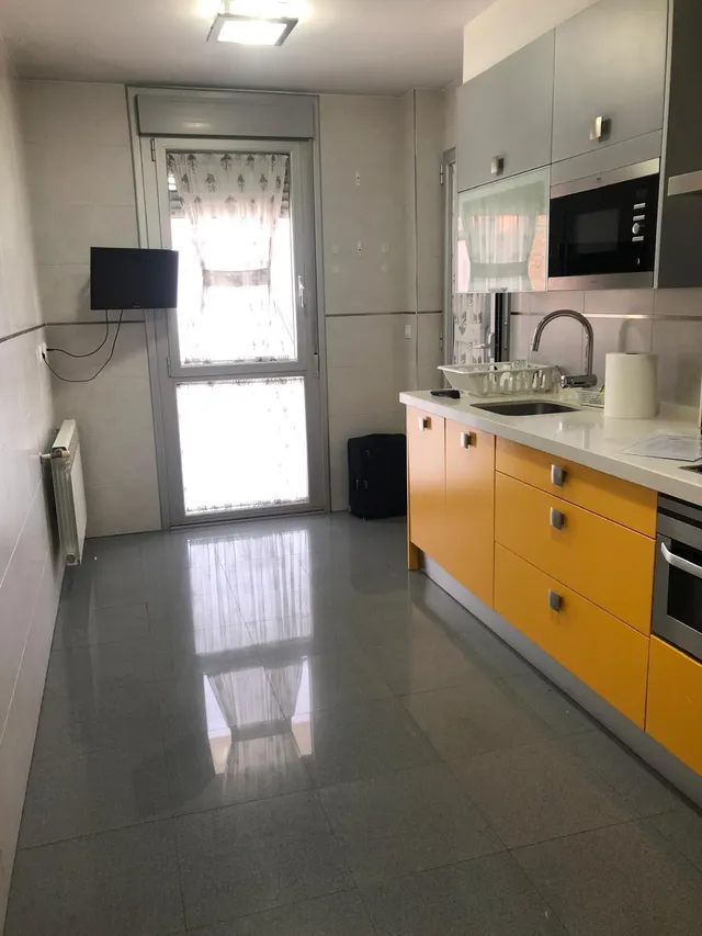Amplio Piso en el Centro de Ponferrada - Ideal para Familias