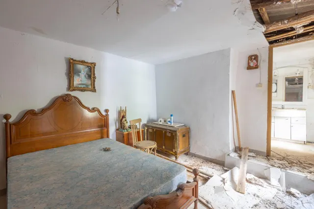 CASA PARA REFORMAR, MÁS TERRENO DE 250M2 — 18