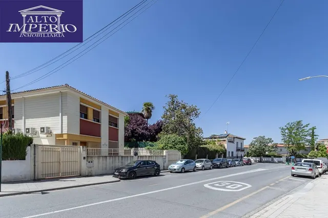 Chalet Exclusivo en Camino Bajo de Huétor — 38