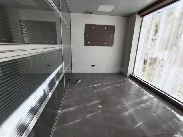 Local comercial 187m² en venta - Zona el Caño — 2