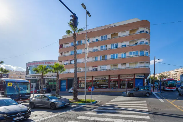 Venta de amplio apartamento seminuevo Ed.Torreaguas Torrevieja — 42