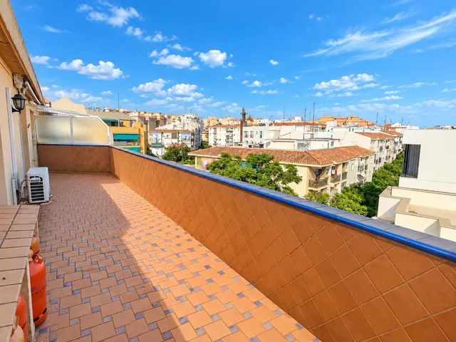 VENTA DE ESPECTACULAR ÁTICO EN PLENO CENTRO DE ESTEPONA — 12