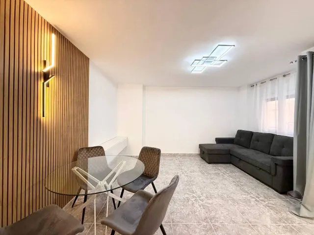 Apartamento reformado de 2 dormitorios en primera línea de Playa del Cura con vistas laterales al mar — 20