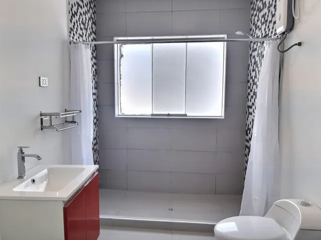 Venta de Departamento Centrico Comercial en el Corazon de la Ciudad — 7