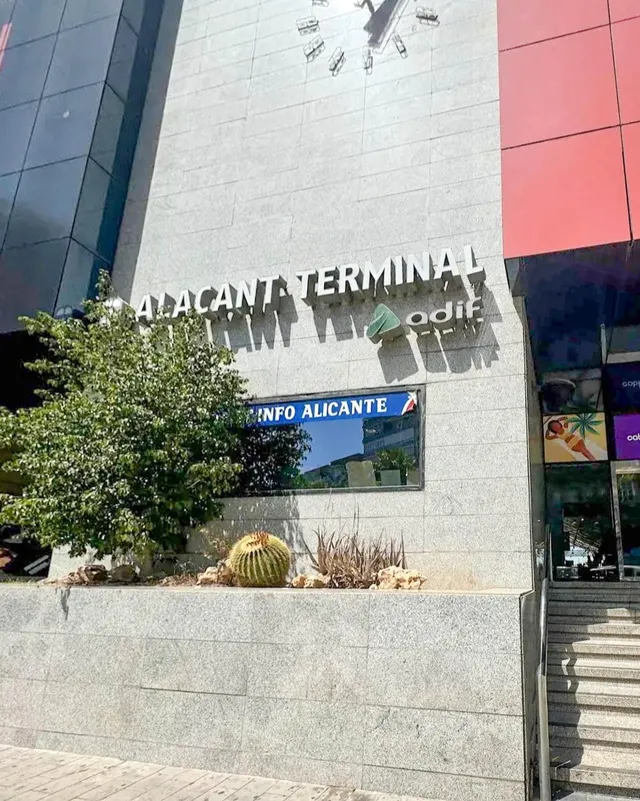 Se vende piso en calle Valencia — 25