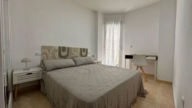 Apartamento luminoso 2 hab 1 baño en zona residencial Torrevieja — 7