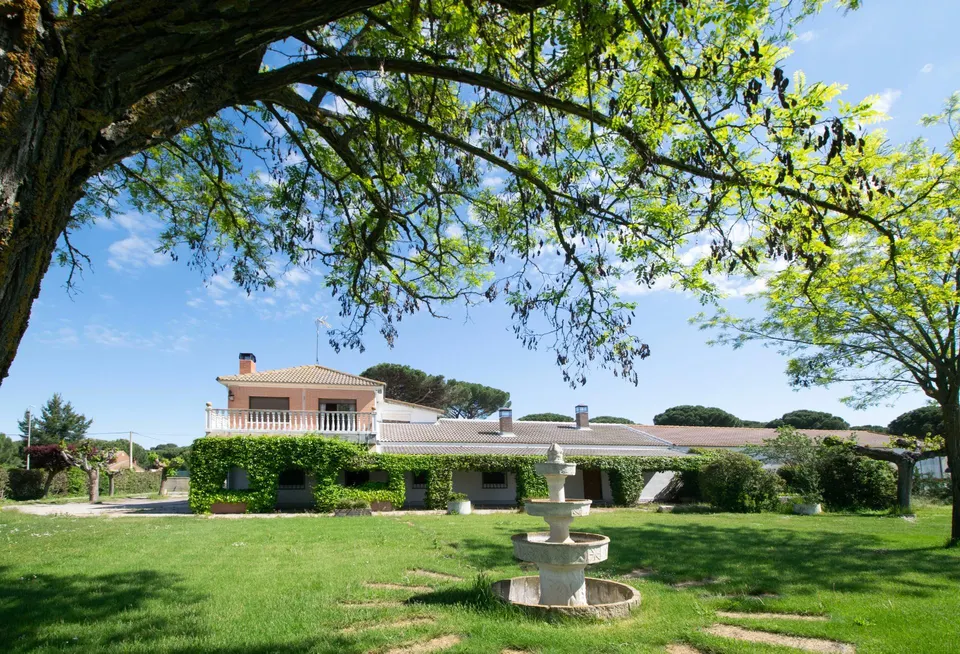 Gran finca con vivienda y merendero en Puente Duero