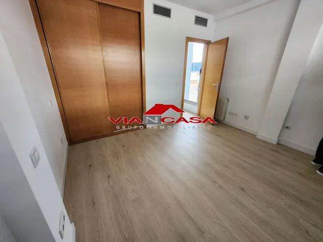 Alquiler de piso en Chamberi en Terraza, 3 habitaciones, — 24