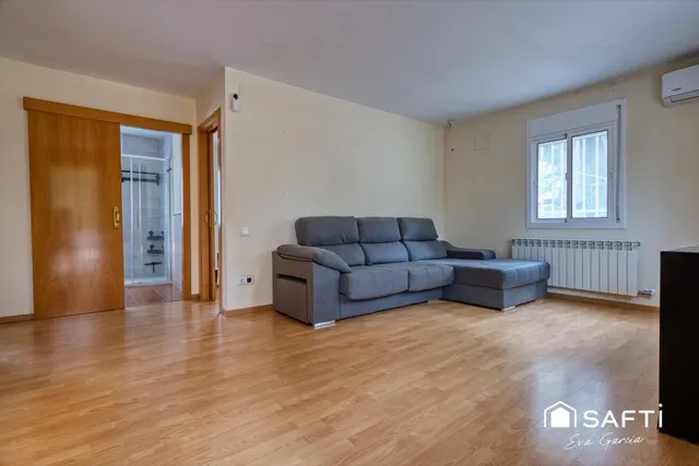 Casa con potencial ubicada en parcela 1000 m² Querol — 7