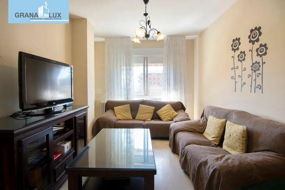 Magnifica vivienda con garaje en vergeles, junto a palacio de deportes