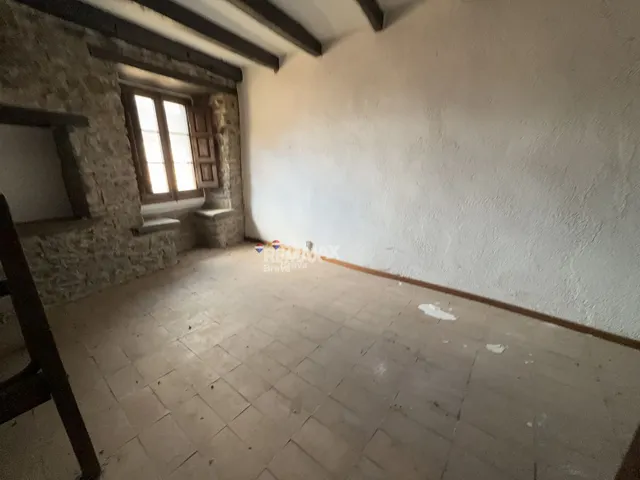 Rupit | Casa de piedra con encanto y gran potencial en el corazón del pueblo — 14