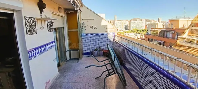 FANTASTICO ATICO CON 2 DORMITORIOS Y GRAN TERRAZA EN ZONA CO