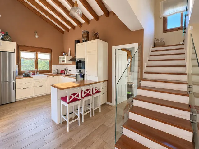 Casa independiente con jardín y porche en la pesa de pría, cerca de guadamía || Llanes — 8