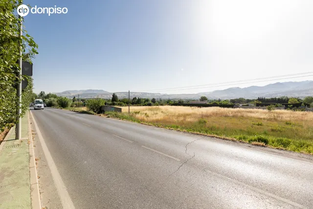 FINCA RÚSTICA A LA ENTRADA DE OGÍJARES. — 9