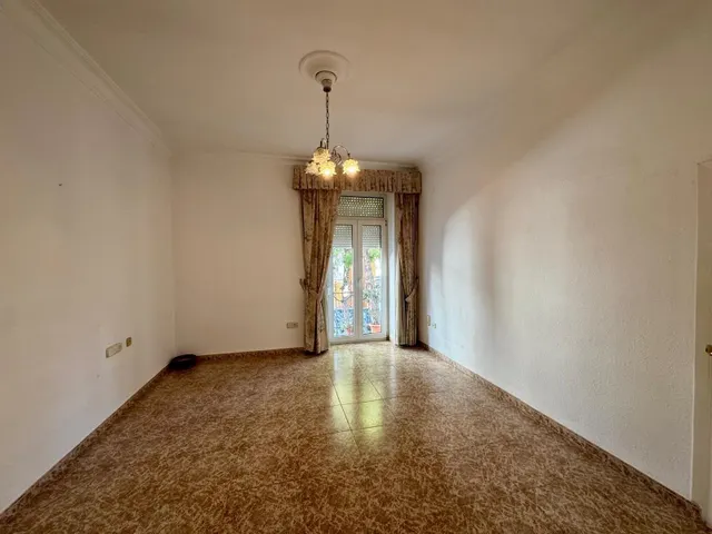 PISO PRIMERA PLANTA CÉNTRICO — 10