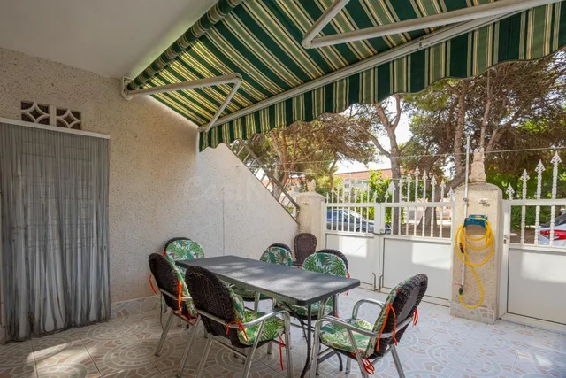 Bungalow en planta baja a 400 metros de la Playa de Los Náufragos — 4