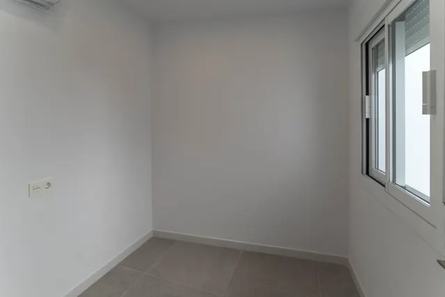 Apartamento en zona céntrica con plaza de parking y amplia terraza — 10