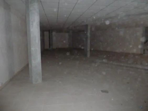 LOCAL COMERCIAL CON FACHADA DE 8 METROS APROX. — 6