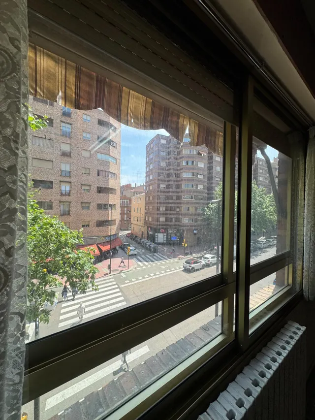 Amplio y Moderno Piso en Avd. Navarra, Zaragoza — 8