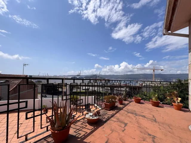 CASA CON VISTAS AL MAR ENTRE MARÍN Y PONTEVEDRA — 41