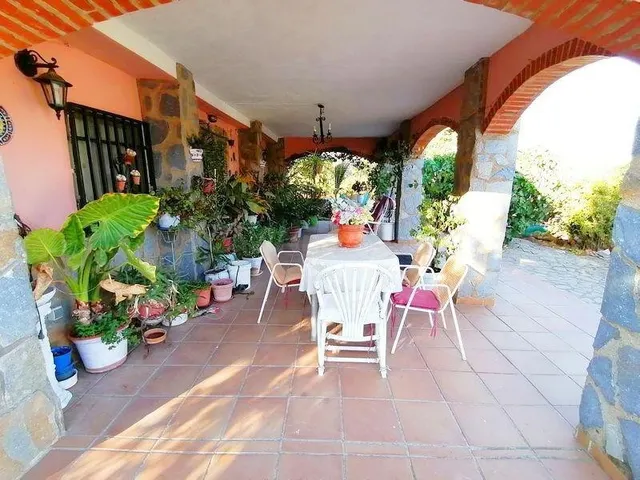 Chalet con Piscina a 5 Minutos de Cáceres. - foto 5