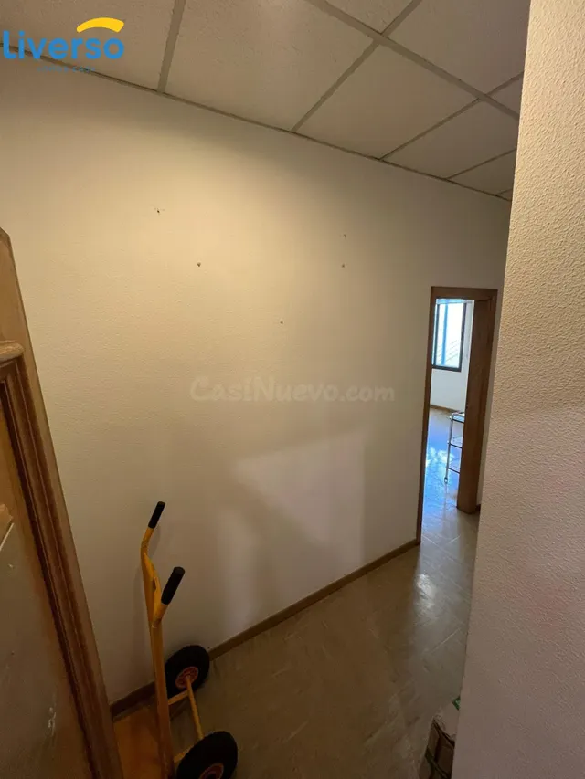 Alquila tu local al mejor precio junto a Plaza España - foto 4