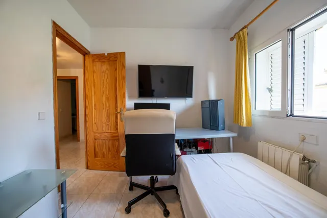 Chalet independiente en parcela esquinera de 515 m2 con gran garaje en Maravisa — 30