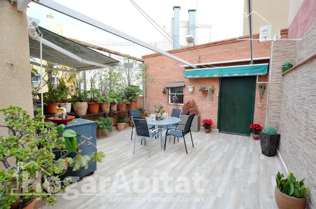 ¡EXCELENTE UBICACIÓN! AMPLIO Y TODO EXTERIOR CON GRAN TERRAZA — 2