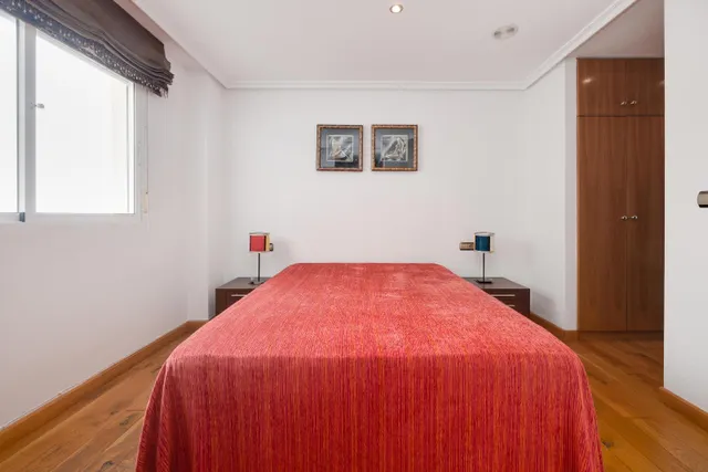 Exclusivo ático de 3 dormitorios en el centro de Torrevieja — 17