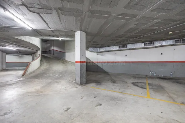 Plaza de parking en calle Olesa de Bonesvalls - foto 5
