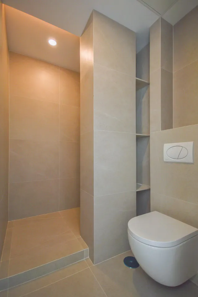 APARTAMENTO CON VISTAS AL MAR, ORIENTACIÓN SUR Y REFORMA DE ALTA CALIDAD — 7