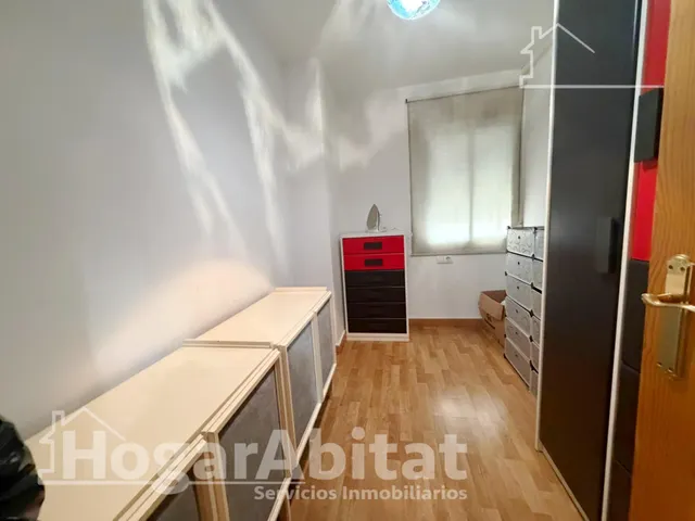 MUY AMPLIO CON GARAJE Y TRASTERO CERCA DEL METRO — 24