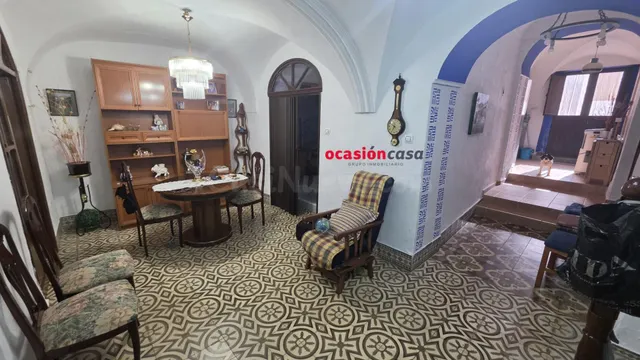 CASA CON PATIO A LA VENTA EN VILLANUEVA DEL REY