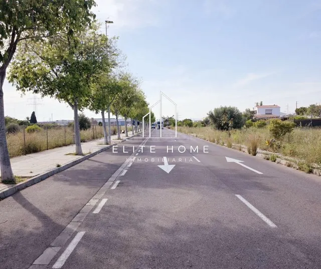 SUELO URBANO EN UBICACIÓN PRIVILEGIADA Y CON PROYECCIÓN DE F - foto 4
